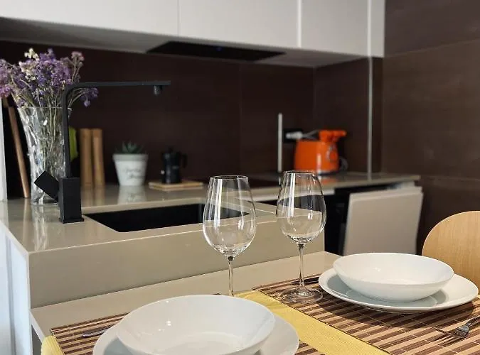 شقة Sui's تيرانا